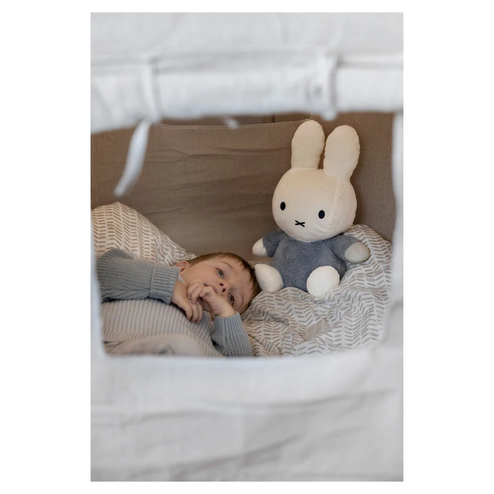 TiAmo Nijntje Knuffel 35cm Fluffy Blue 4 TiAmo Nijntje Knuffel 35cm Fluffy Blue - Afbeelding 2